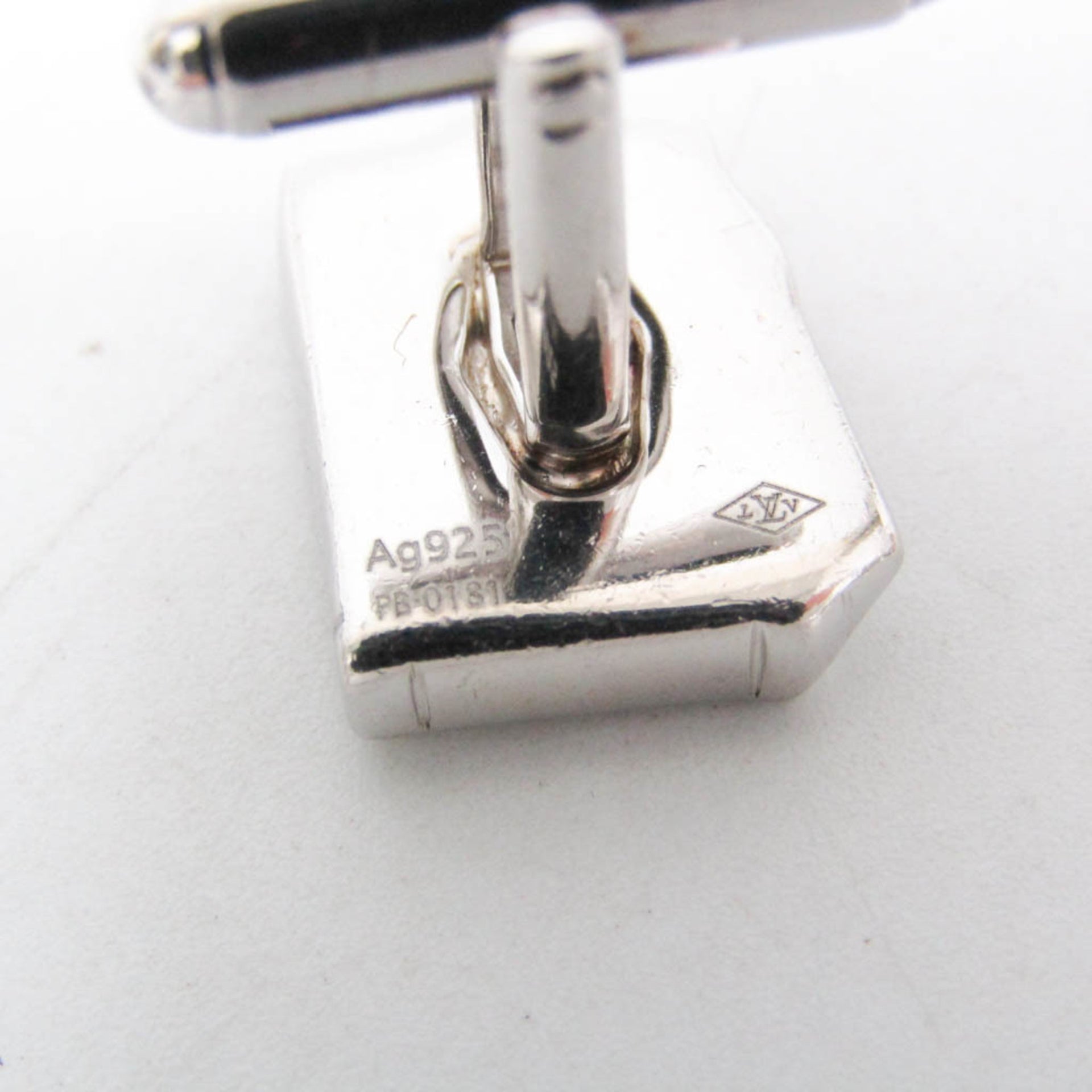 Louis Vuitton Silver 925 Bullet Back/toggle Cufflinks Silver Steamer-style cufflinks with case 8